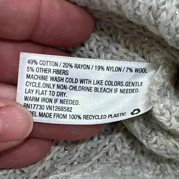 Toms Scoop neck side split sweater Adorable for layering - Picture 9 of 10